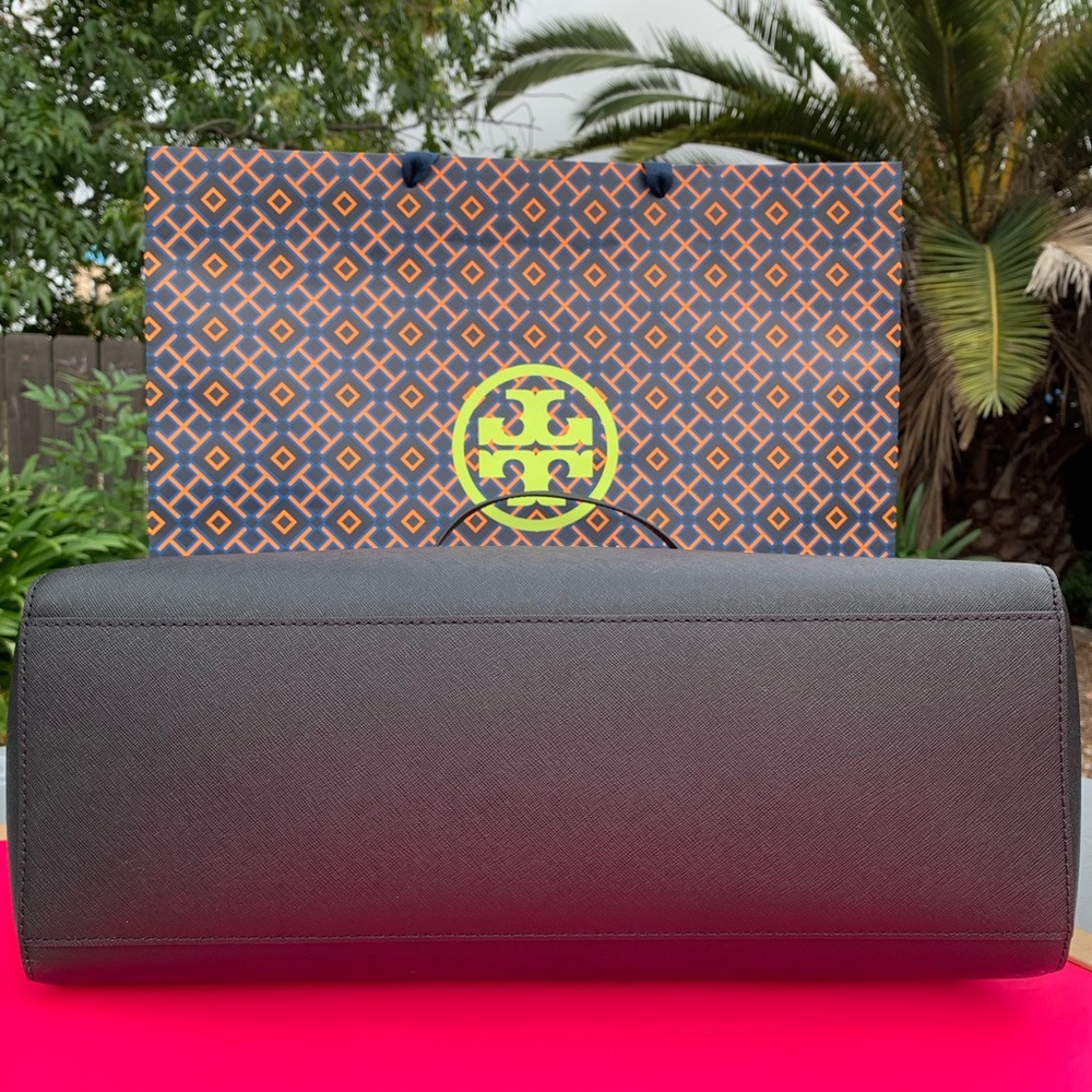 Tory Burch Large Emerson Buckle Leather Tote - Picture 4 of 8